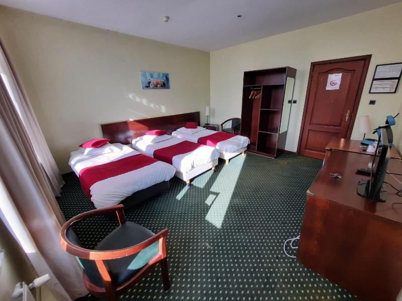 Triple Room image 3