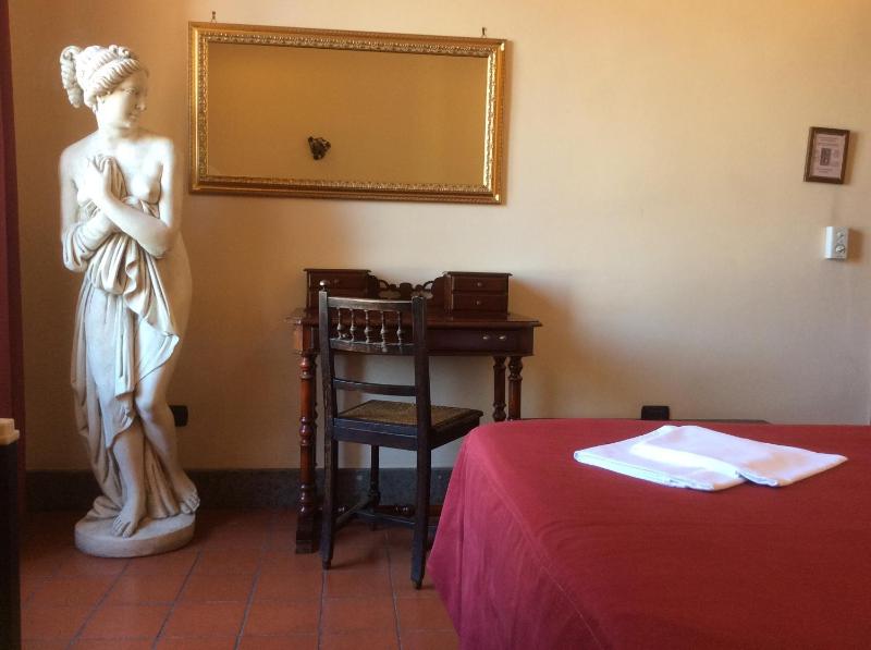 Quadruple Room image 3