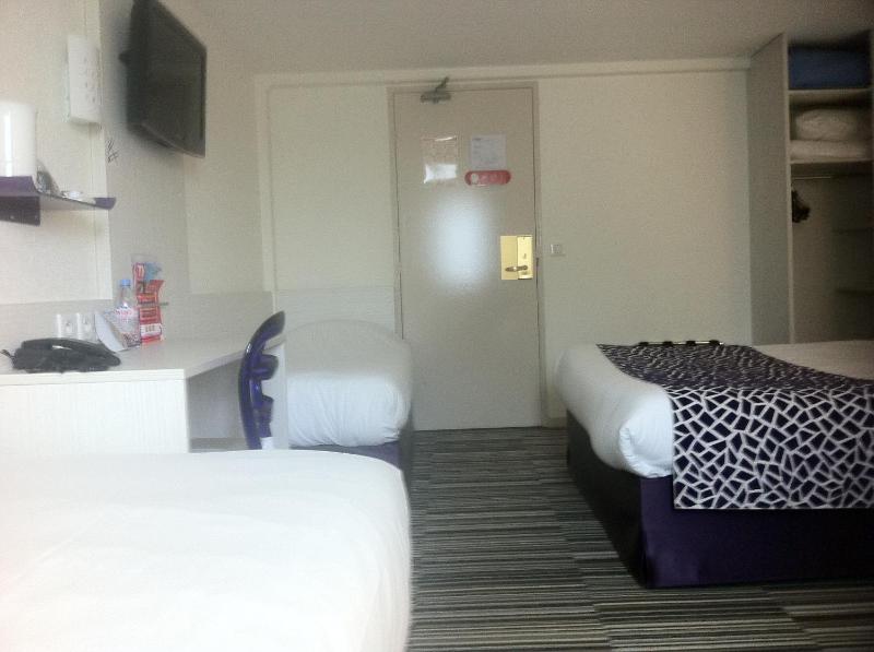 Superior Quadruple Room image 3