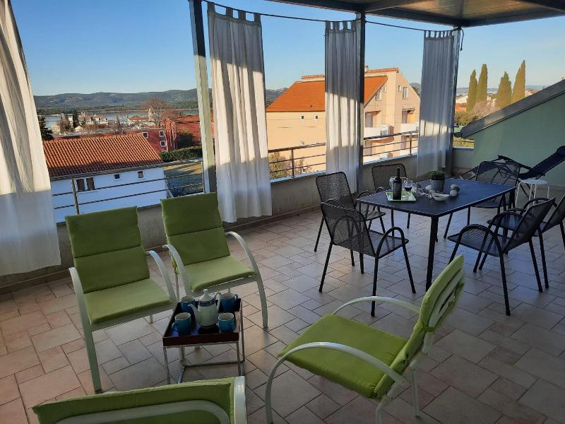 Two Bedroom Apartment with Balcony and Sea View image 3