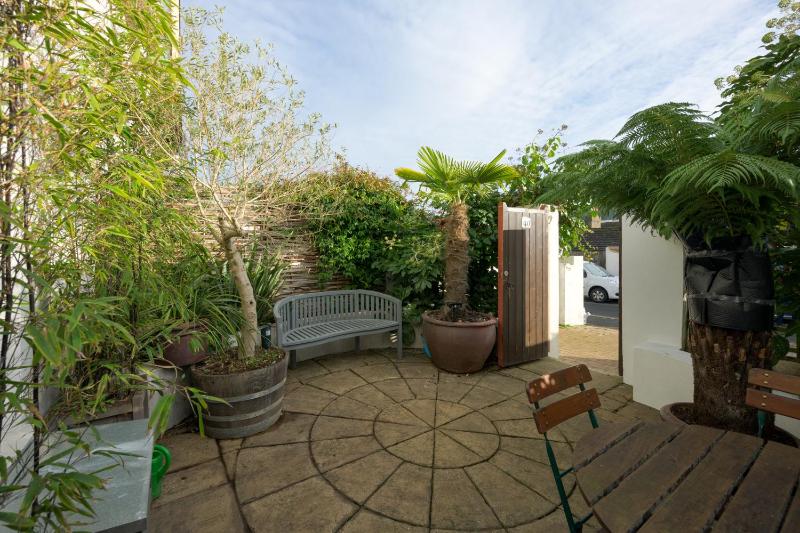 Two-Bedroom House image 2