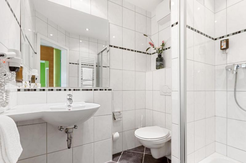 Double Room image 2