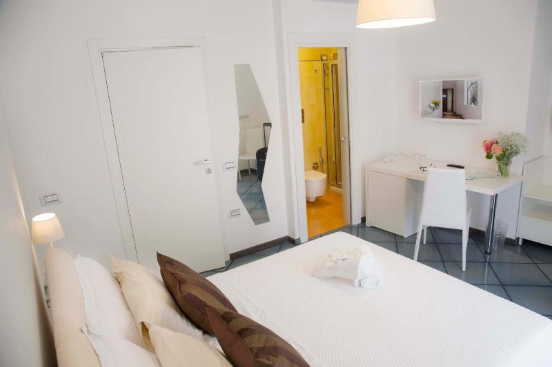 Dimora Salernum Apartment - image 13