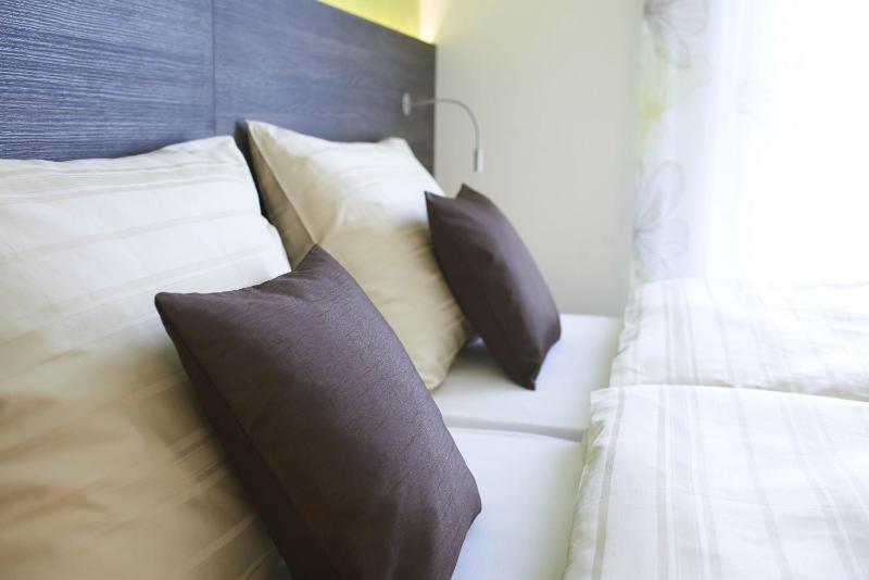 One-Bedroom Apartment image 3