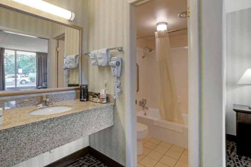 Double Room with Two Double Beds image 1