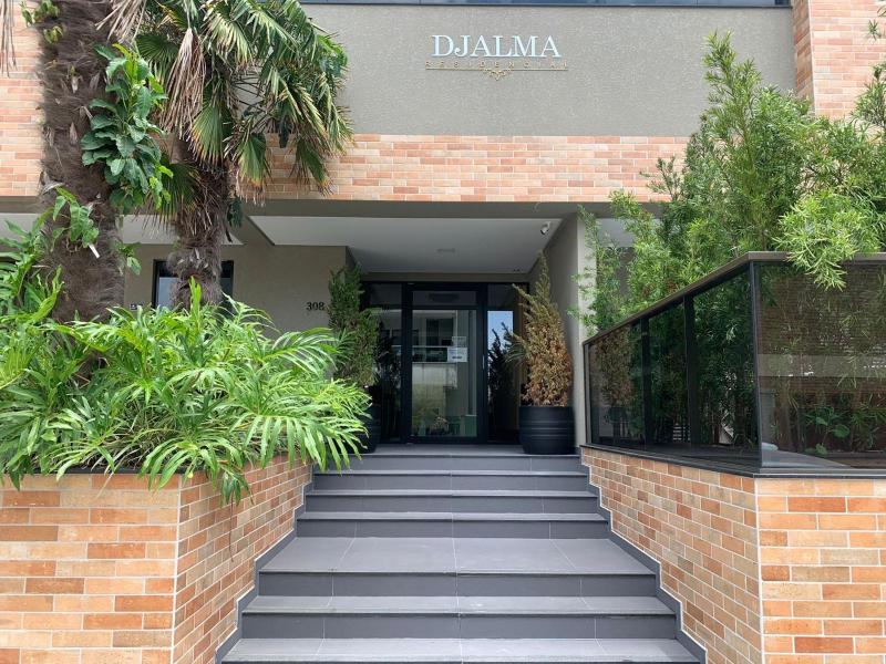 Elegante Apartamento no Centro de Bombinhas - image 8