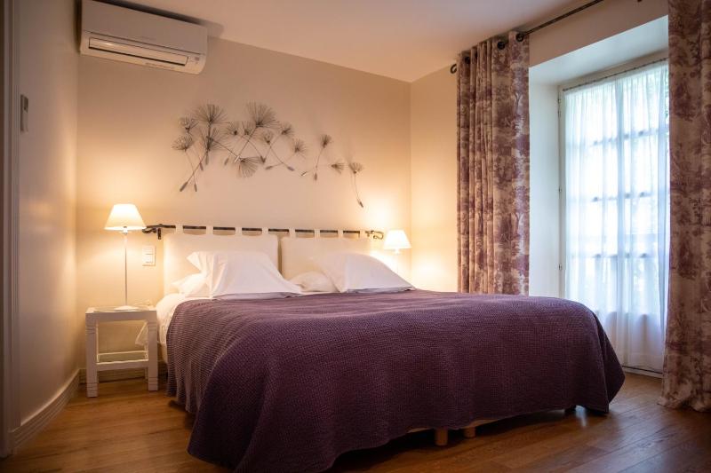 Double or Twin Room with Garden View image 1