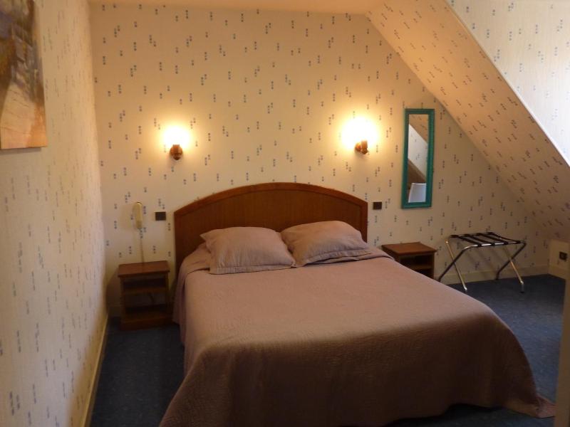 Double room 2nd floor image 4