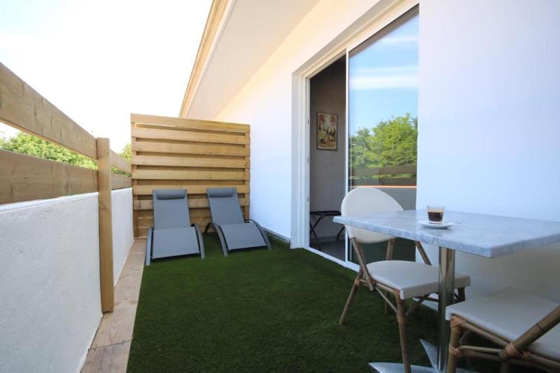 Triple Room with Terrace image 1