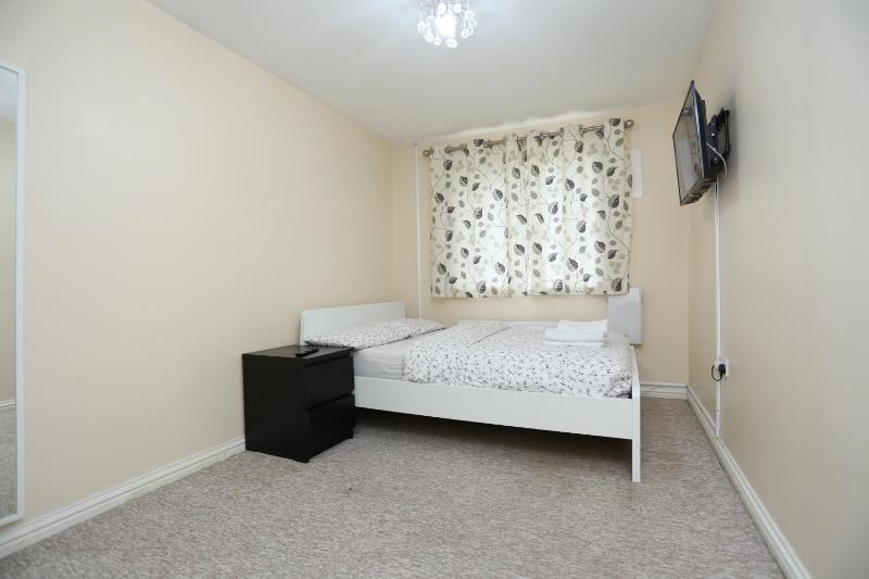 Four-Bedroom House image 4