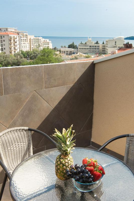 Two-Bedroom Apartment with Sea View image 2