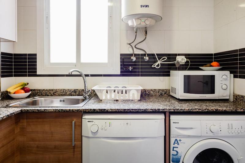 Three-Bedroom Apartment - 4th Floor image 2