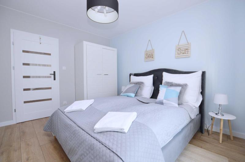 Nowoczesne Apartamenty 3city w Gdańsku z Parkingiem by Noclegi Renters - image 11