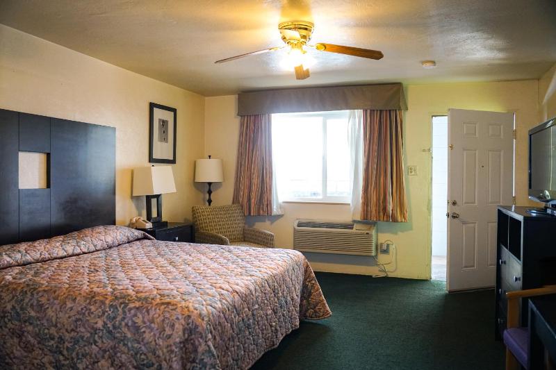 King Room image 3