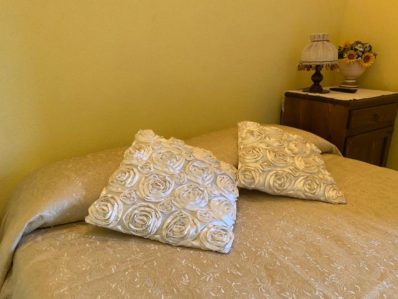 Single Room with Private Bathroom image 1