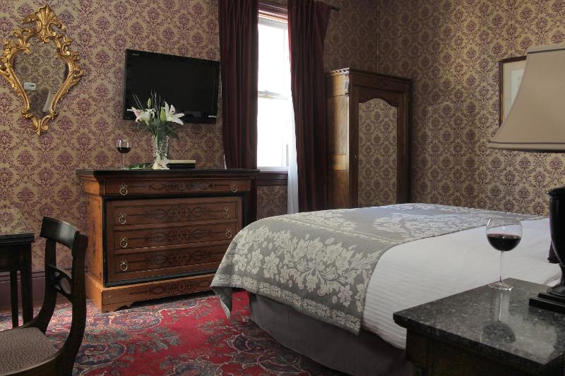 Deluxe King Room image 1