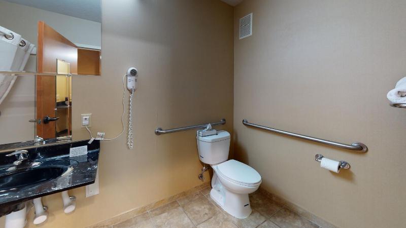 King Room - Disability Access/Non-Smoking image 3
