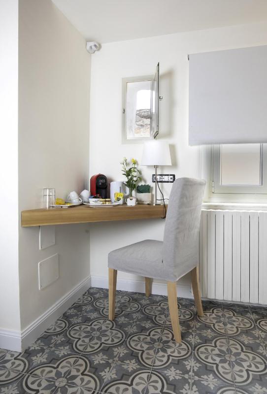 Double Room with Spa Bath image 2