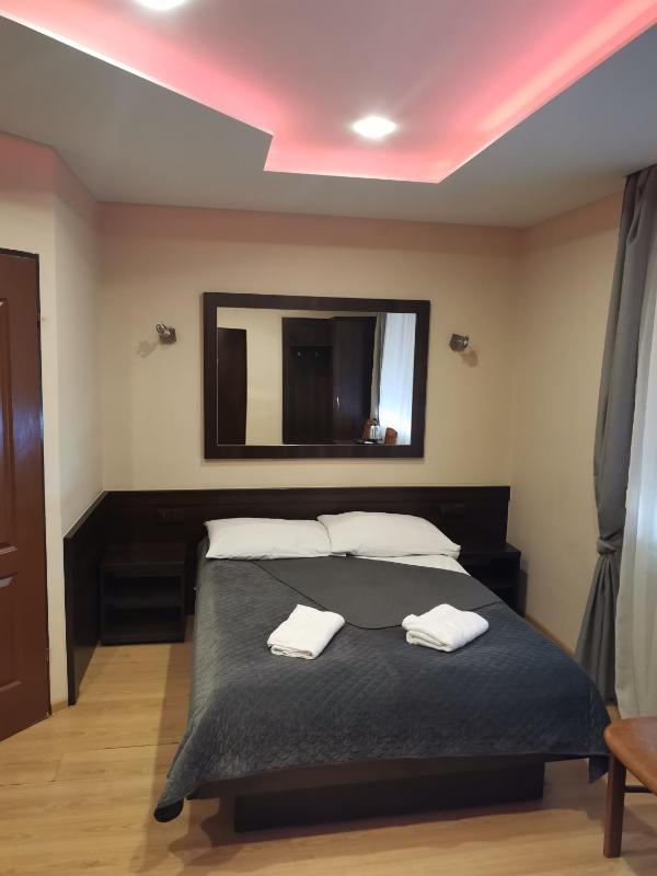 Standard Double Room image 1
