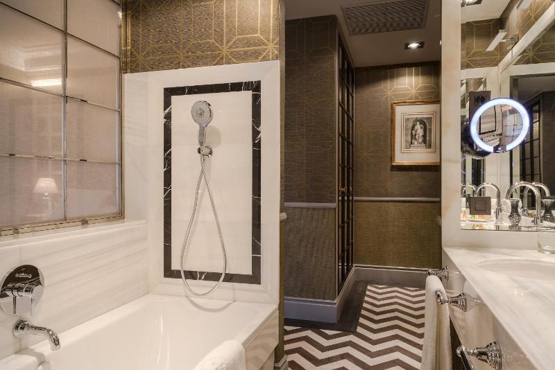 Junior Suite image 2