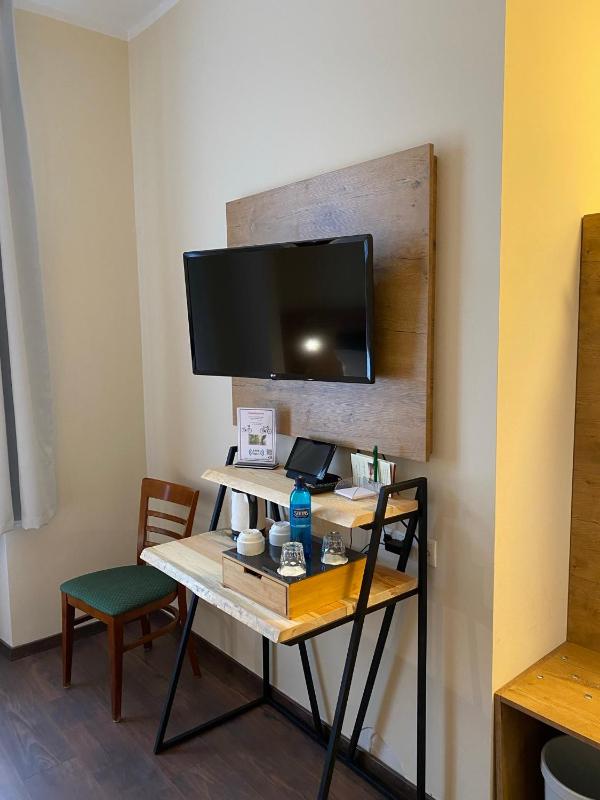 Double Room image 2