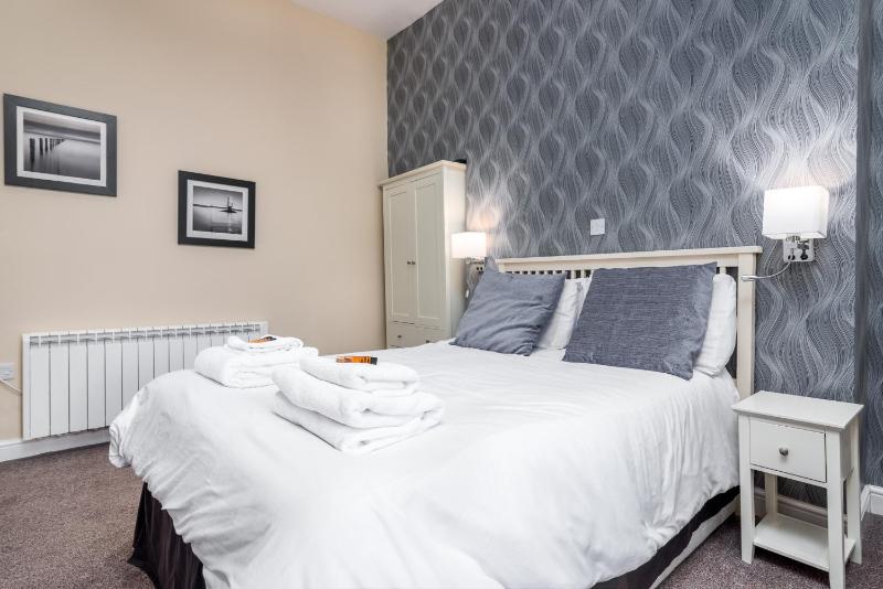 Standard Double Room image 3