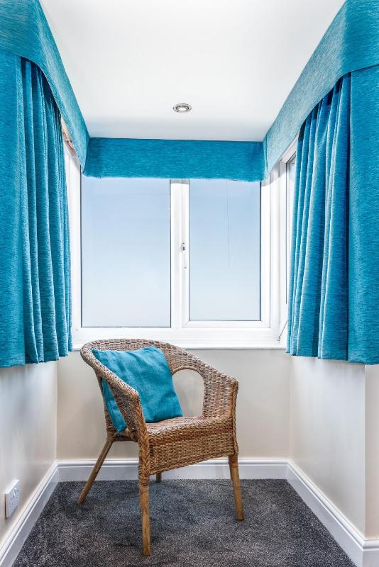 Single Room with Private External Bathroom image 4
