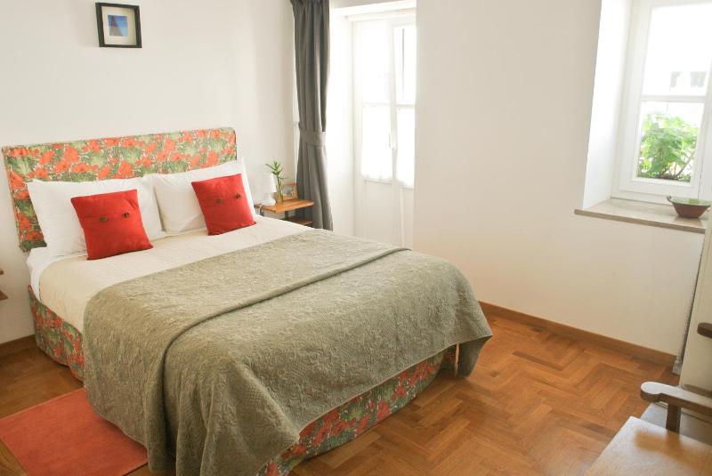 Calcada Guesthouse - image 42