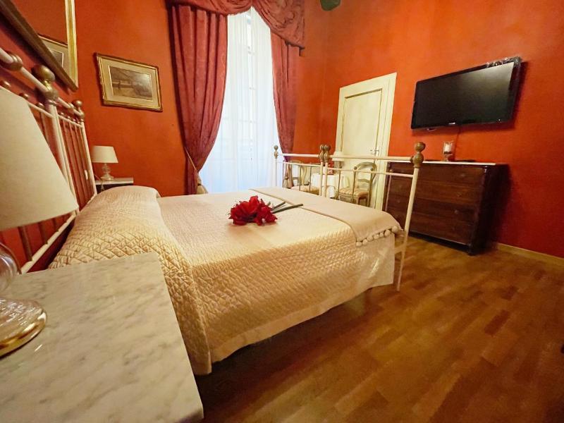 Standard  Double Room image 3