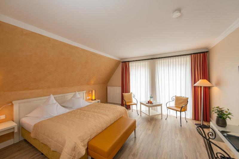 Business Single Room image 3