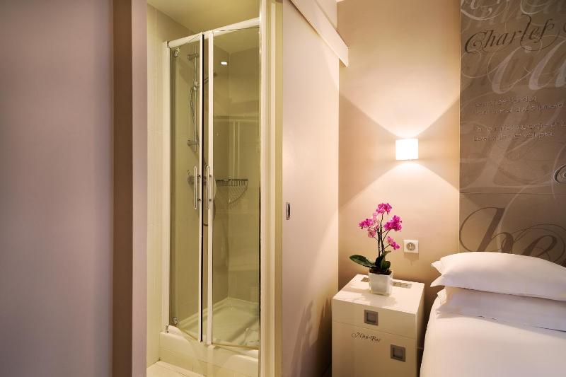 Superior Double or Twin Room image 3