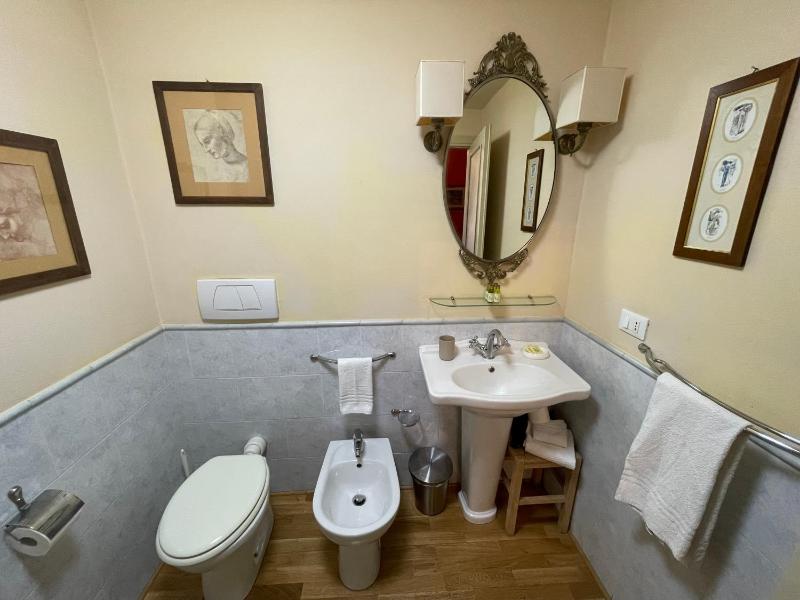 Standard  Double Room image 2