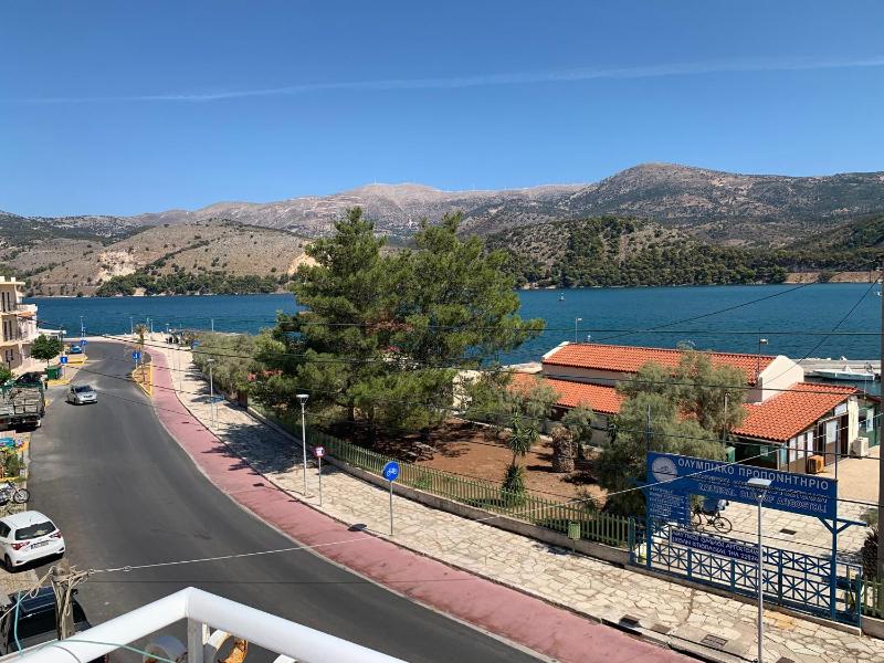 Double Room with Balcony and Sea View image 2