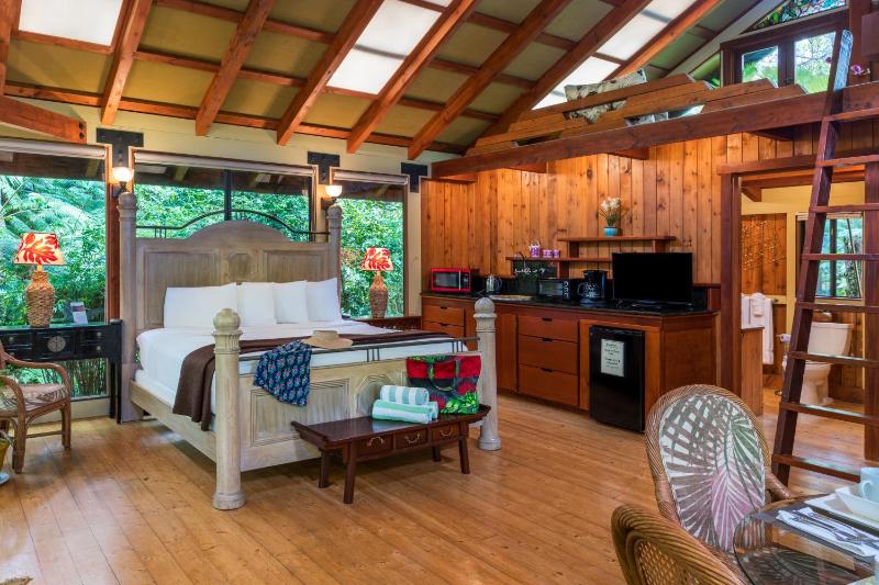 Two-Bedroom Bungalow image 3