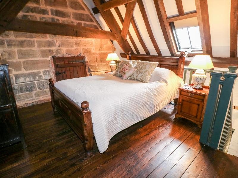 Porter's Lodge - image 11