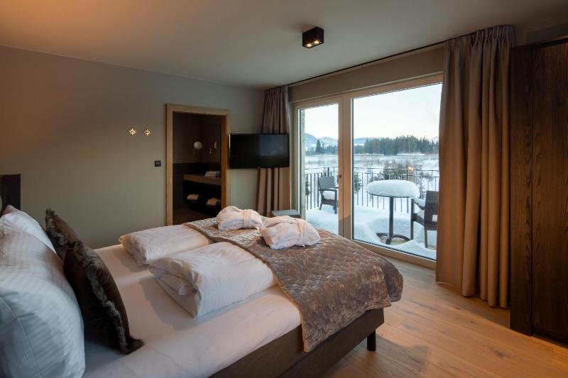 Junior Suite up to 4 People image 4