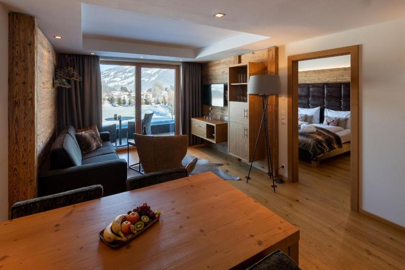 Junior Suite up to 4 People image 3