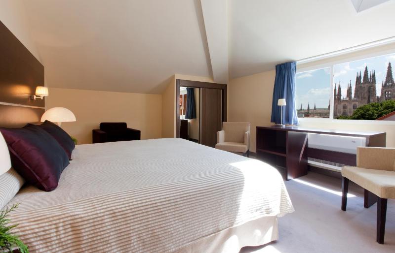 Duplex Room with Cathedral View image 1