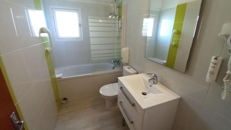 Superior Twin or Double Room With Terrace and Sea View image 2