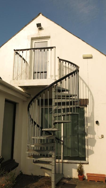 Room 7 image 2
