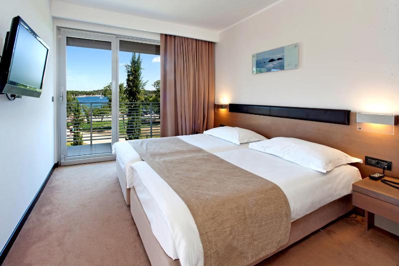 Premium Room with Balcony and Sea View image 3