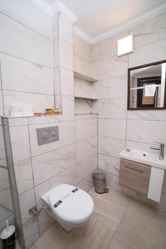 Apartment (3 Adults) Annex Building image 3
