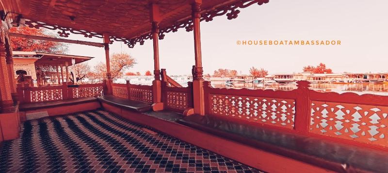 Houseboat Ambassador - image 13