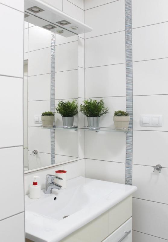 Modern apartment Michalska 6 - image 5