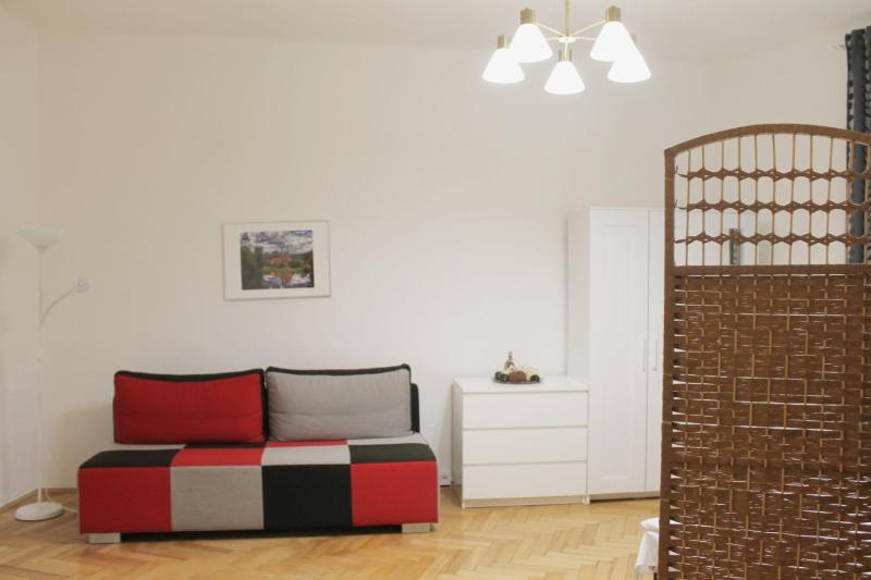 Modern apartment Michalska 6 - image 7