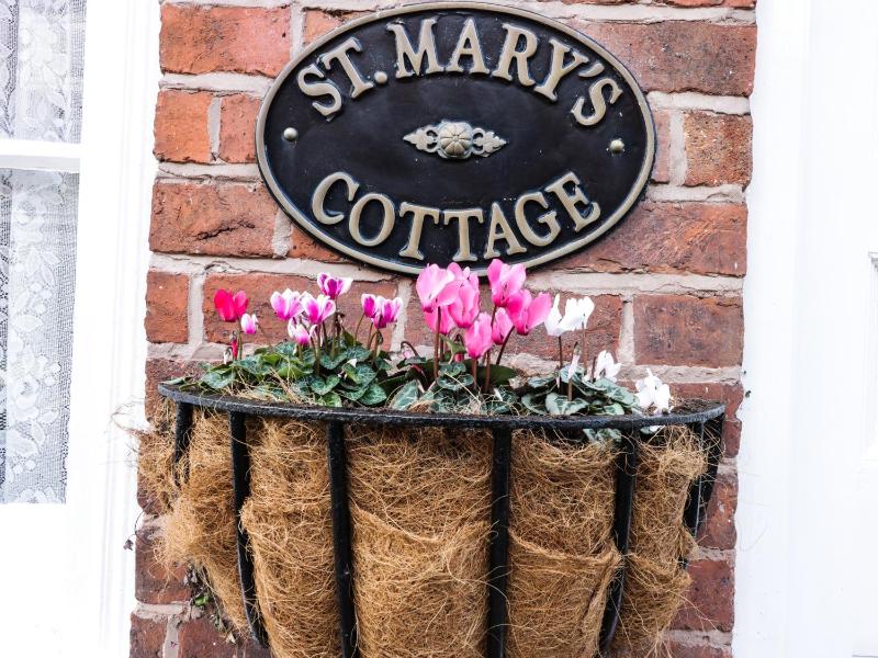 St Mary's Cottage - image 11