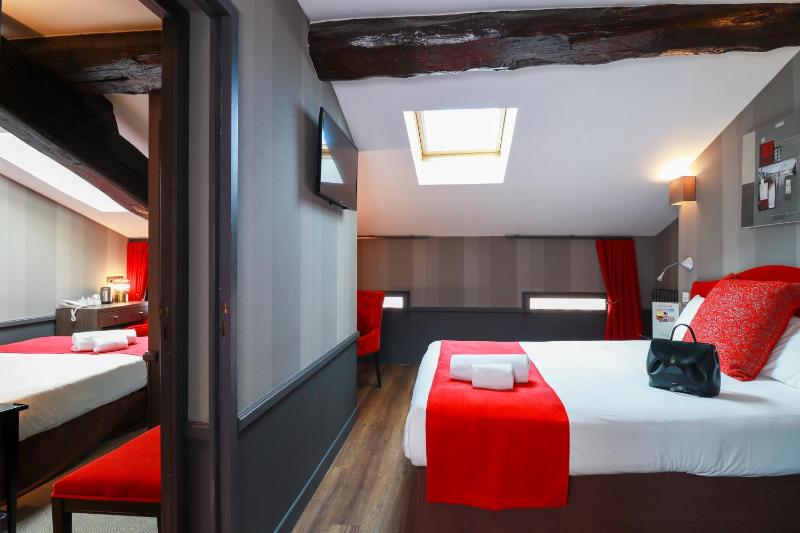Quadruple Room image 1
