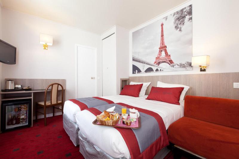 Twin Room image 2