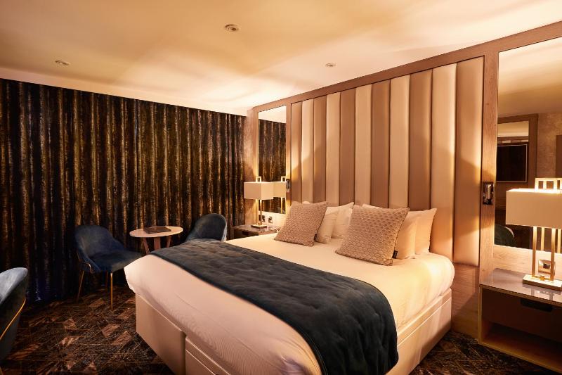 Superior Double Room image 3