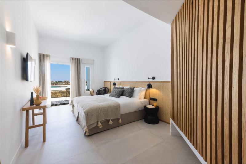 Superior Triple Room image 1